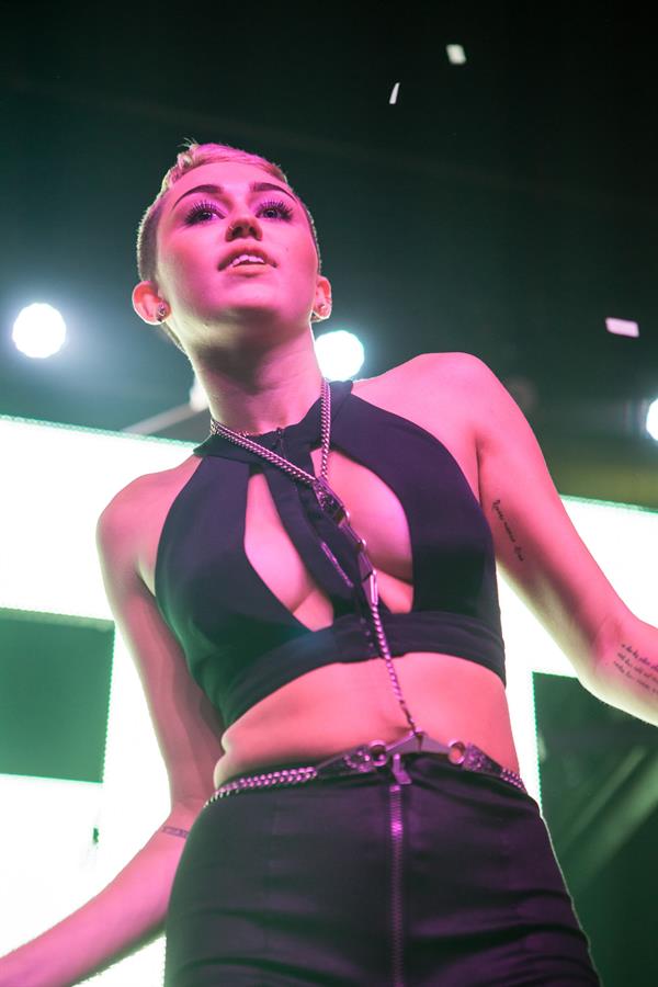 Miley Cyrus Borgore's Christmas Creampies Concert in Hollywood 12/8/12 