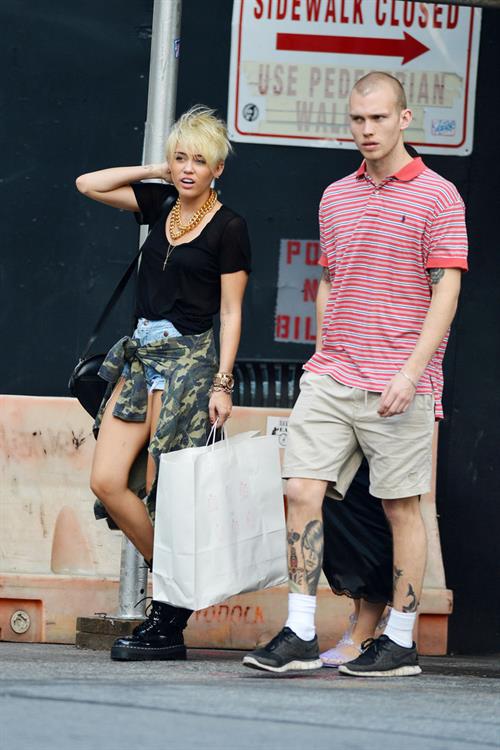 Miley Cyrus Pictures Miley Cyrus - Out shopping in New York City August 23, 2012