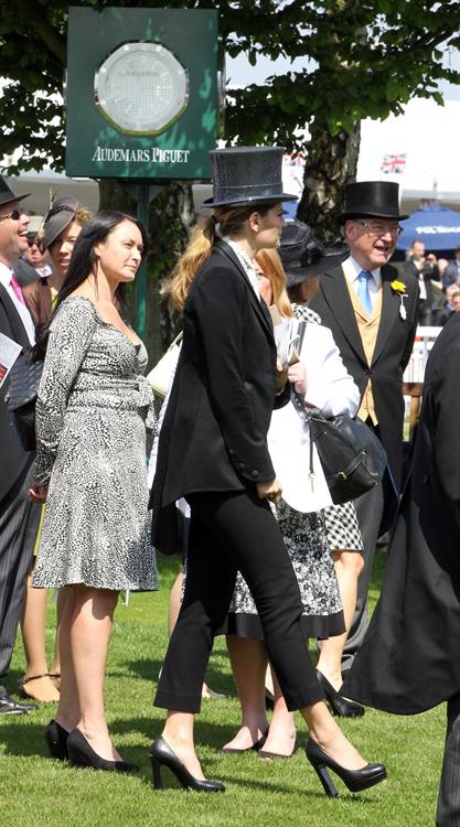 Mischa Barton Pictures Mischa Barton - Epsom Derby in Epsom, England, June 2, 2012