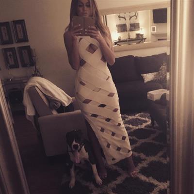 Lala Kent taking a selfie