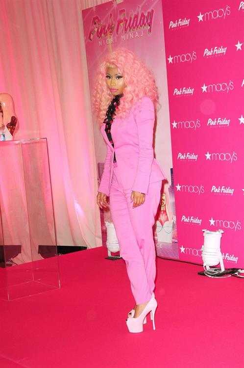 Nicki Minaj  Pink Friday  Fragrance Holiday Season Celebration in New York City (November 20, 2012) 