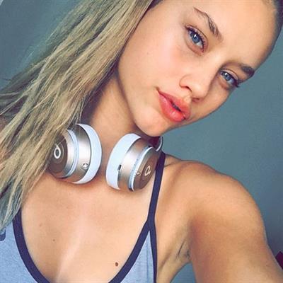 Chase Carter taking a selfie