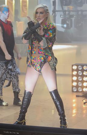 Kesha Performs on the Today Show in New York City (November 20, 2012) 