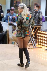 Kesha Performs on the Today Show in New York City (November 20, 2012) 