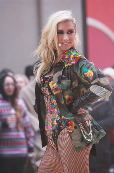 Kesha Performs on the Today Show in New York City (November 20, 2012) 