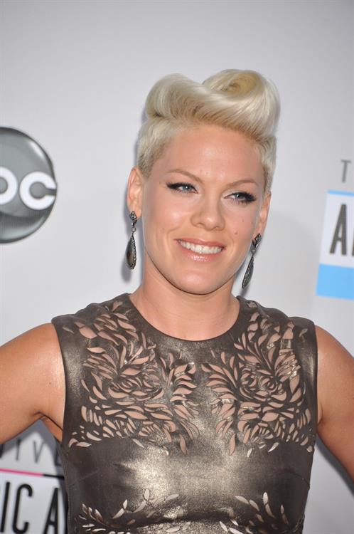 Pink American Music Awards (November 18, 2012) 