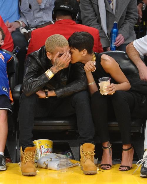 Rihanna Pictures Rihanna New York Knicks vs Los Angeles Lakers in Los Angeles on December 25, 2012