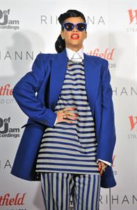 Rihanna Westfield Stratford Lights London Switch On (November 19, 2012) 