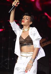 Rihanna Performing during 777 Tour in London, England (November 19, 2012) 