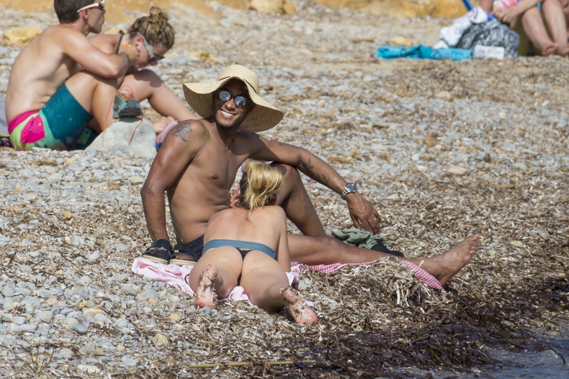 Doutzen Kroes in a bikini - ass