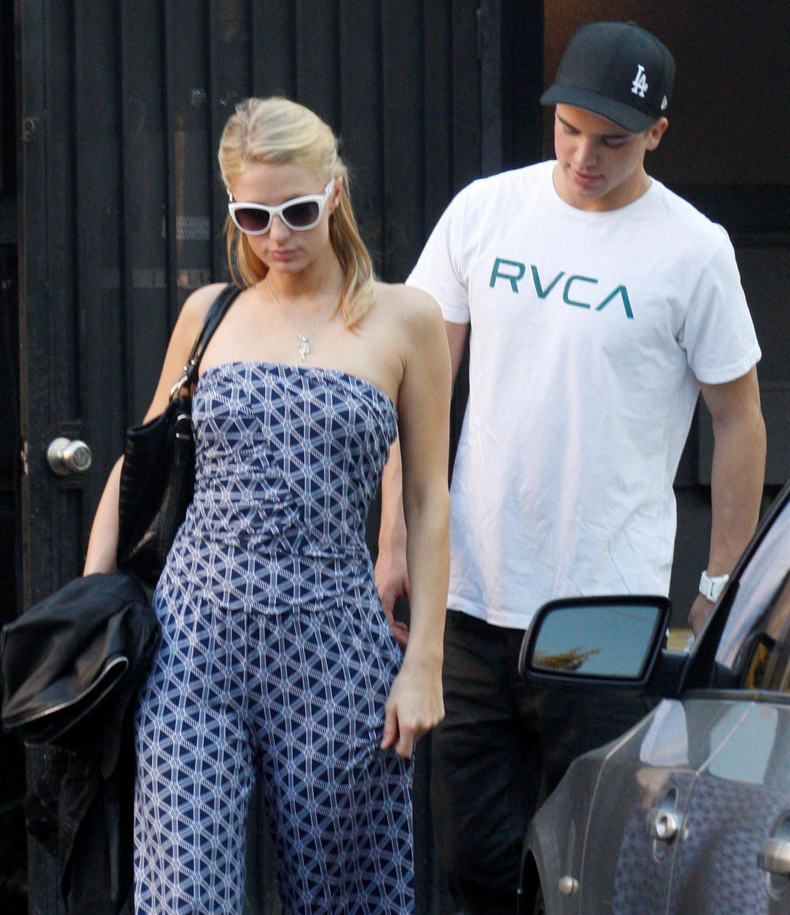 Paris Hilton out And About in Beverly Hills 01.03.13 