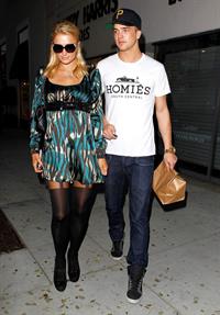 Paris Hilton Stops by Il Pastaio in Beverly Hills March 4, 2013 