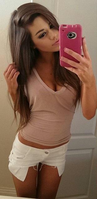 Ashlee taking a selfie