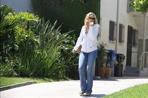 Rachel McAdams throws out the trash in Beverly Hills August 3, 2012