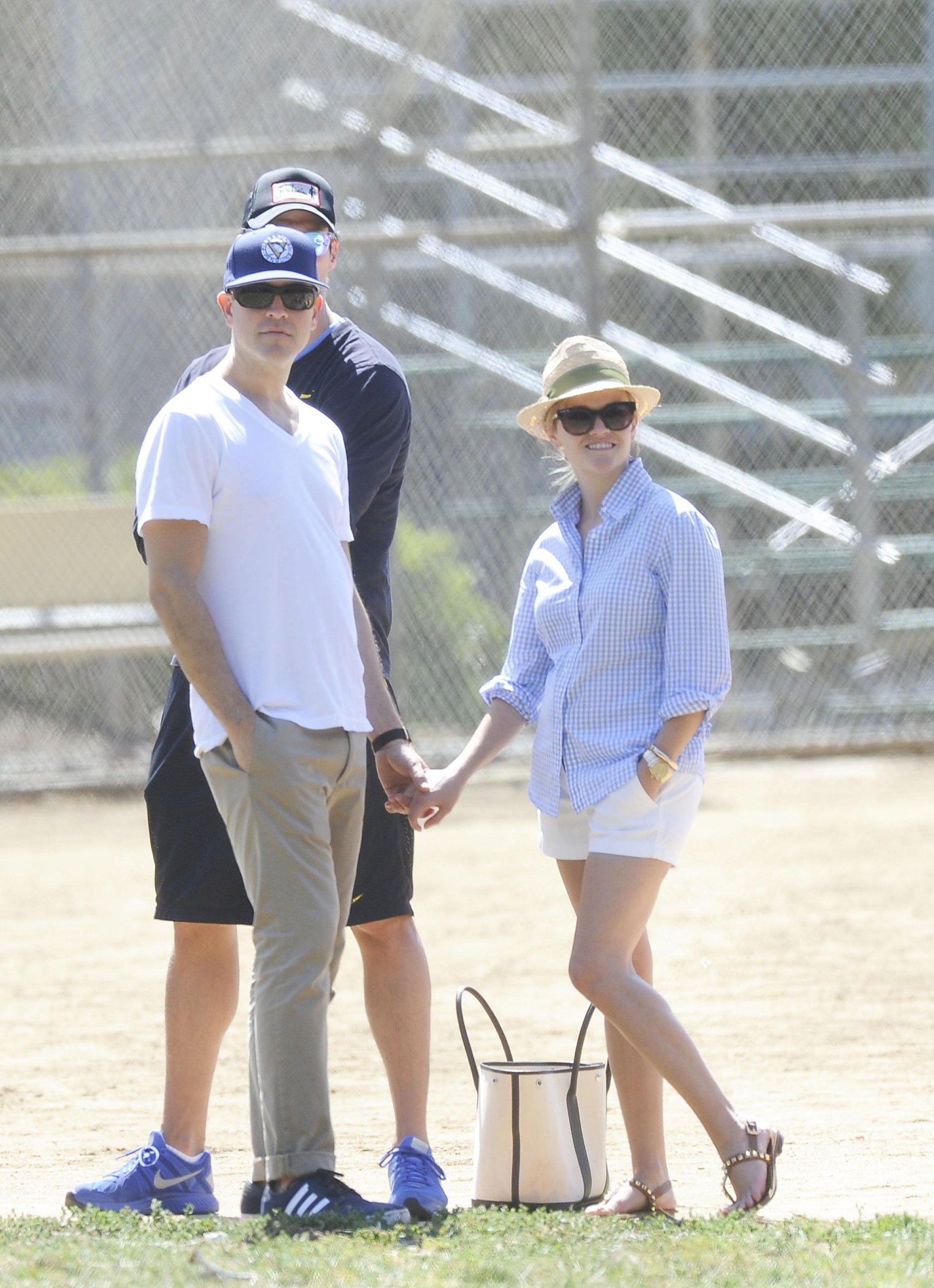 Reese Witherspoon Pictures Reese Witherspoon Plays football with husband in Los Angeles (May 11, 2013)