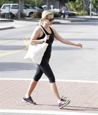 Reese Witherspoon - Heads to Kinetic Cycling for workout in Brentwood (21.06.2013) 