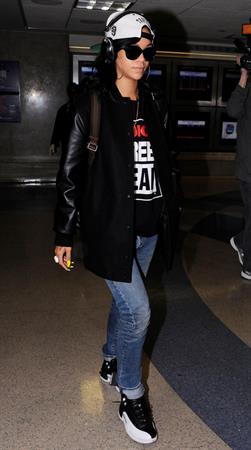 Rihanna Arrives back in Los Angeles after a flight form New York City June 3, 2012