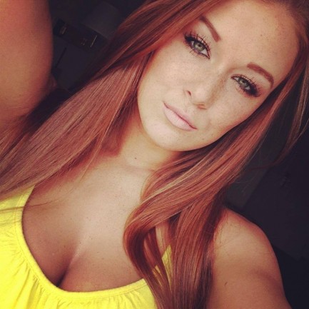 Leanna Decker taking a selfie