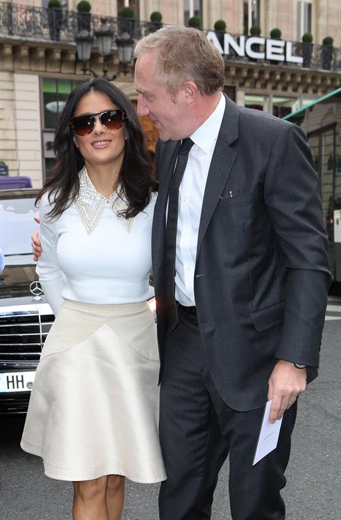 Salma Hayek at the Stella McCartney fashion show at Paris Fashion Week - Sep. 30, 2013 