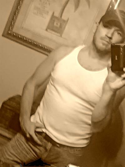 Bjslay25 taking a selfie