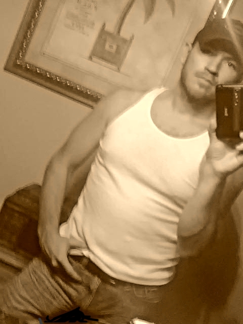 Bjslay25 taking a selfie