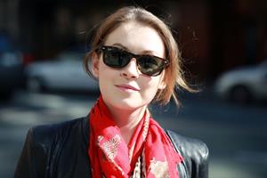 Sarah Lee Bolger out for a walk in Vancouver October 6, 2012 