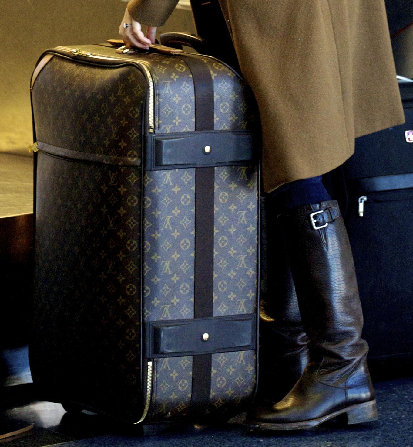 Shiri Appleby departing from LA Airport Sept 30, 2012  