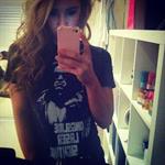 Ellie Gonsalves taking a selfie