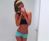 Ellie Gonsalves taking a selfie