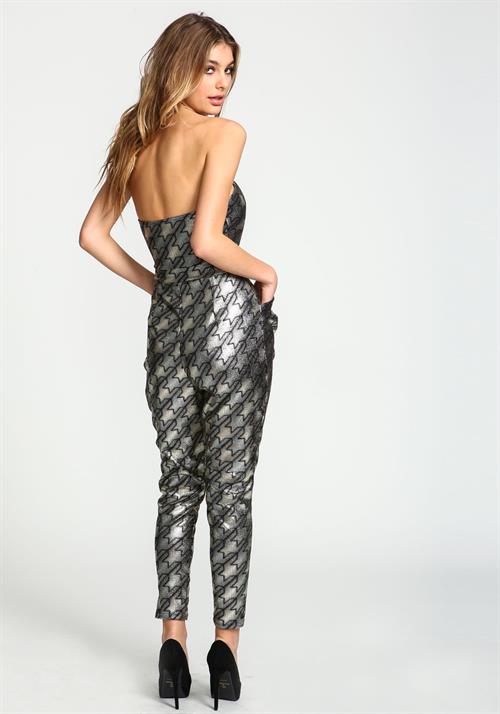 Camila Morrone - ass