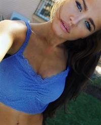 Rosie Mac taking a selfie