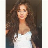 Rosie Mac taking a selfie