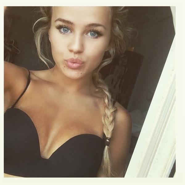 Rosie Mac in lingerie taking a selfie