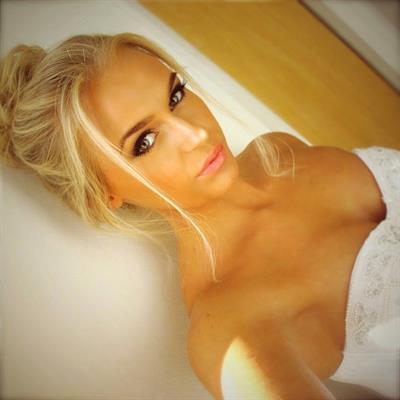 Anna Nyström taking a selfie