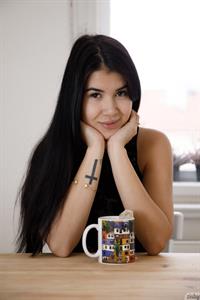 Lady Dee Brunette Cutie