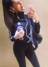 Alice Llenas taking a selfie