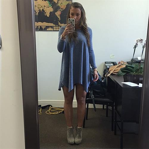 Nicole Mejia taking a selfie