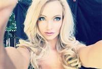 Mindy Robinson taking a selfie