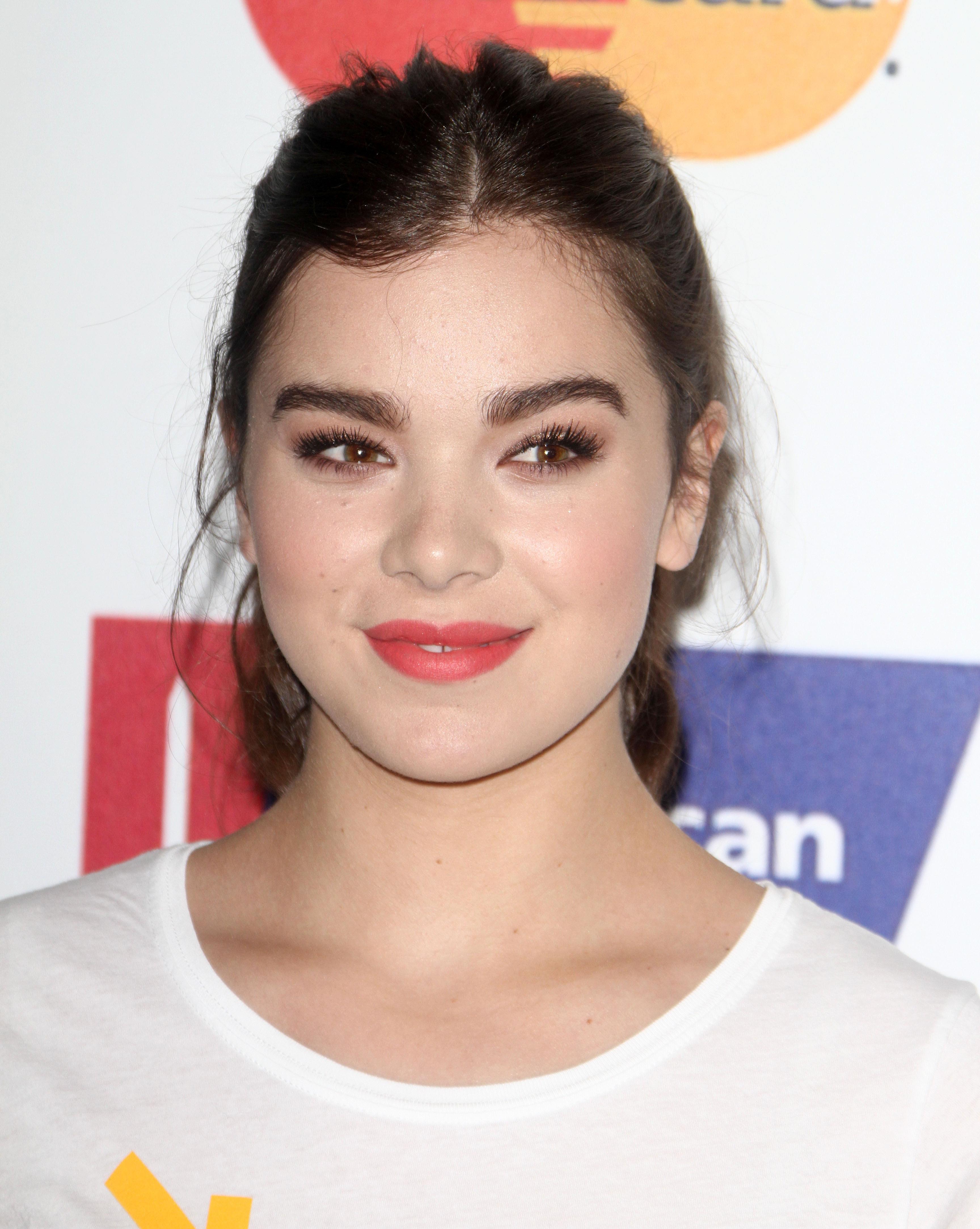 Hailee Steinfeld 4th Biennial Stand Up To Cancer SU2C September 5, 2014