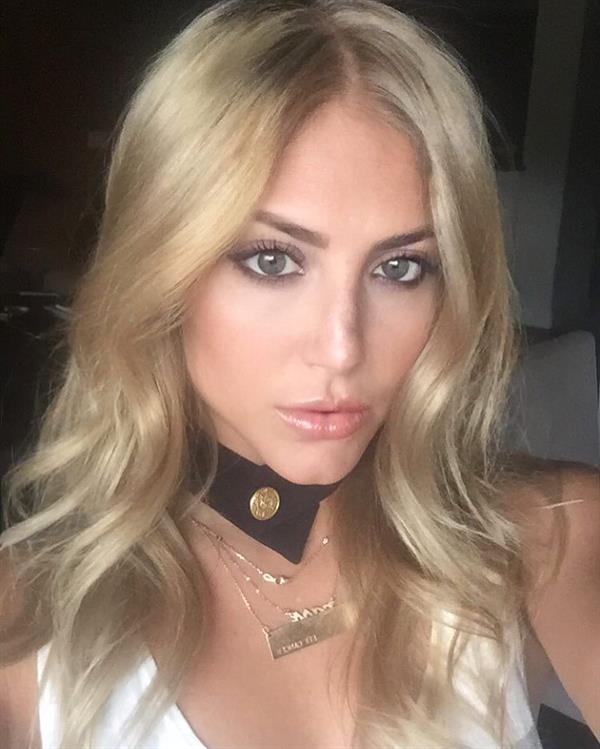 Cassie Scerbo taking a selfie