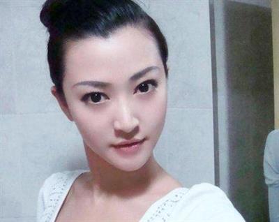 Wang Qiu Jun taking a selfie