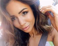 Pia Muehlenbeck taking a selfie