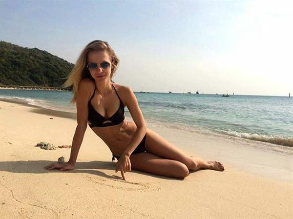 Tereza Jelinkova in a bikini