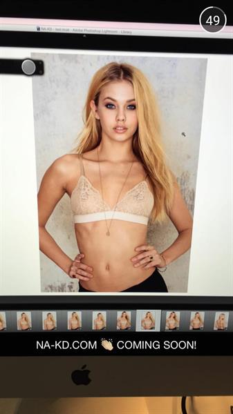 Hanna Edwinson taking a selfie