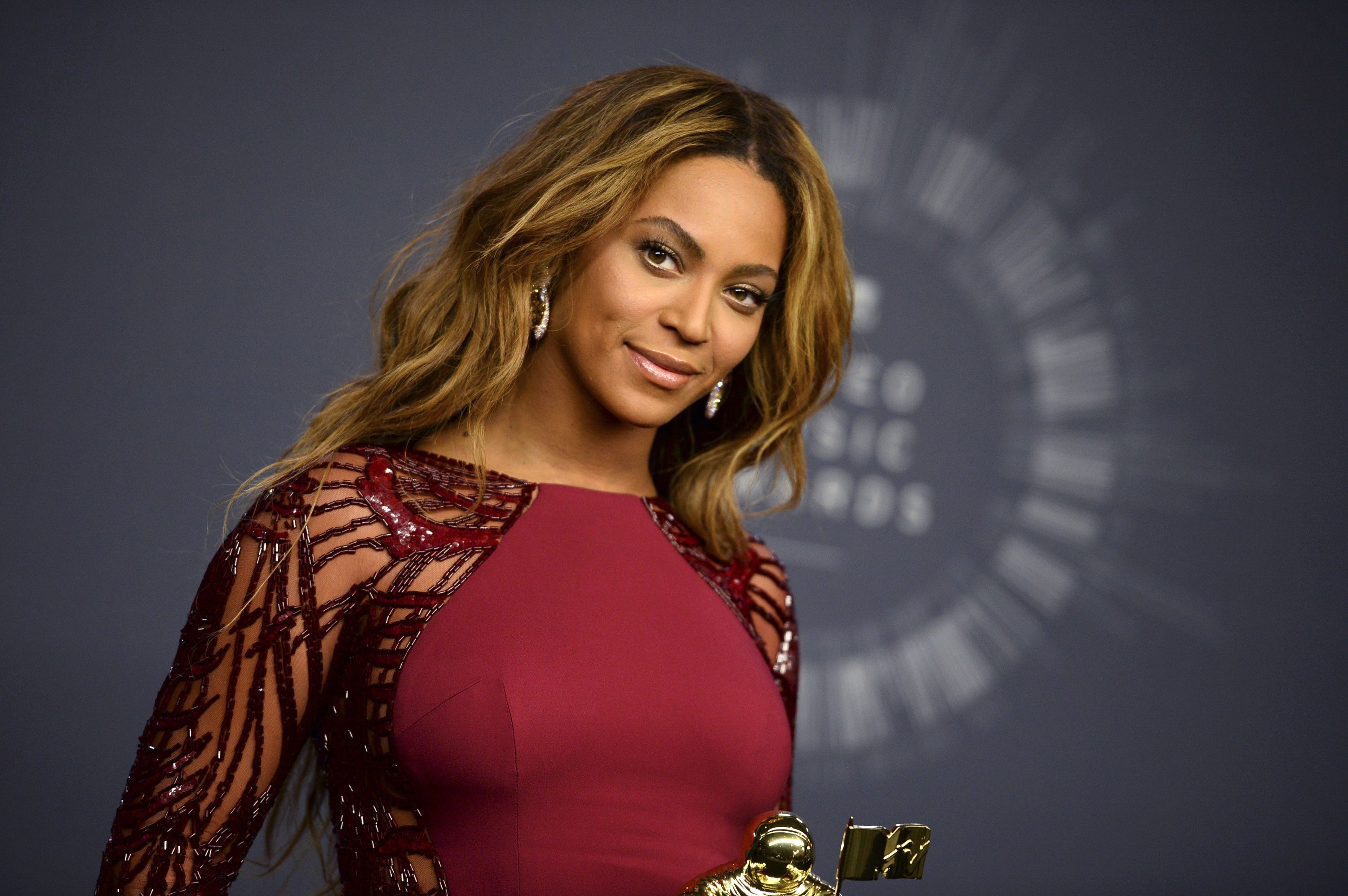 Beyonce at the 2014 MTV Video Music Awards, Inglewood August 24, 2014