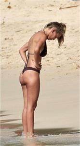 Luisana Lopilato in a bikini - ass