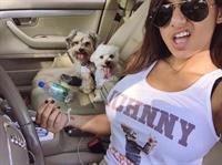 Mia Khalifa taking a selfie