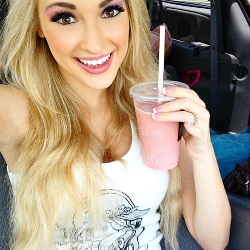 Anna Faith Carlson taking a selfie