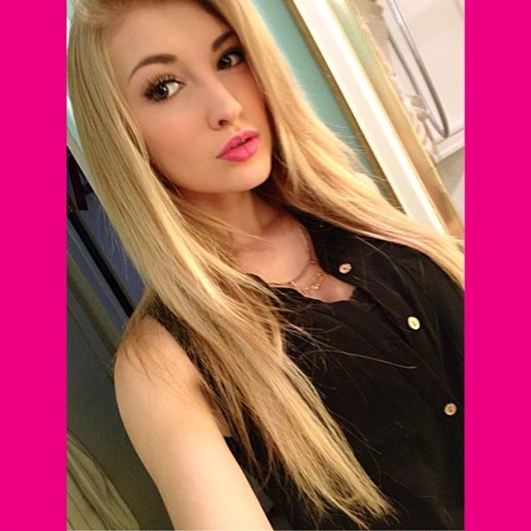 Anna Faith Carlson taking a selfie