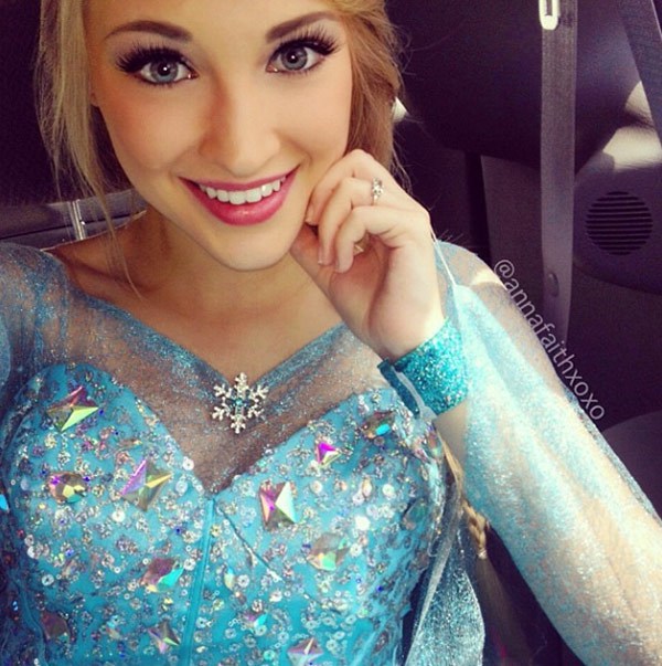 Anna Faith Carlson taking a selfie